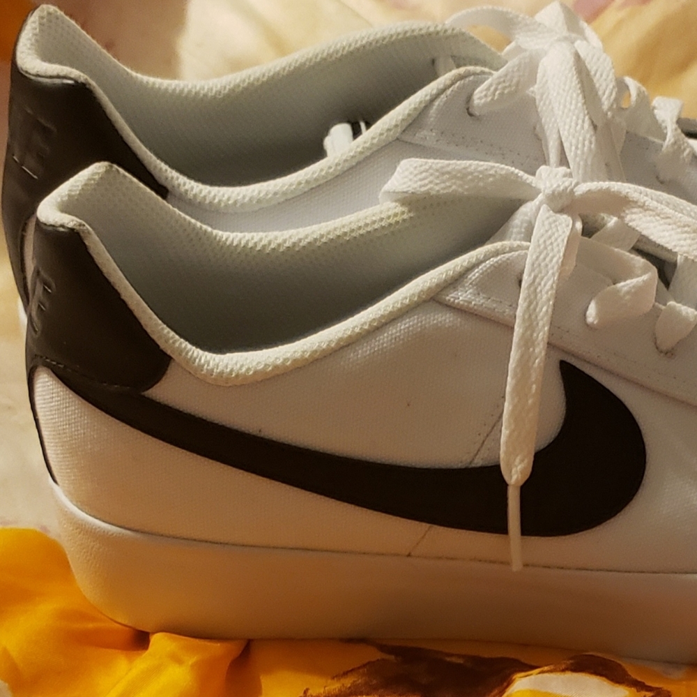 NIKE 👟 👟 - Picture 3 of 8